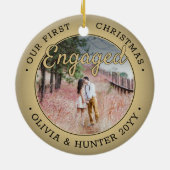 2 Photo私たちの初めてのクリスマス婚約したブラックと金ゴールド セラミックオーナメント (裏面)