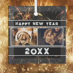 2 Photo Collage Firework Happy New Year 2025 ガラスオーナメント<br><div class="desc">2写真モダンコラージュ花火ハッピーニューイヤー2025ガラスオーナメント。休日の写真お気に入りのを2枚追加。ハッピーニューイヤー文字と年はトレンディーと白い台本モダンに書かれている。</div>