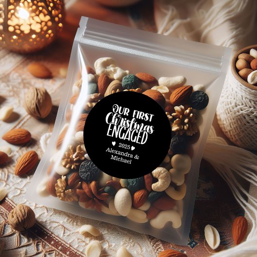 2 Photo Minimalist First Christmas Engaged ラウンドシール