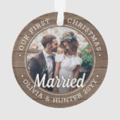 2 Photo Newlyweds第1クリスマスズ結婚したバフェイクンウッド オーナメント (裏面)