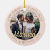 2 Photo Newlyweds 1stクリスマス結婚した赤面ピンク金ゴールド セラミックオーナメント (裏面)