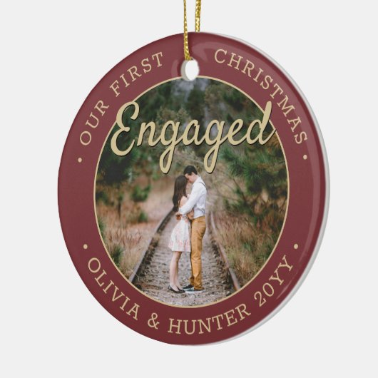2 Photo Our初めてのクリスマス婚約したBurgundy金ゴールド セラミックオーナメント (左)