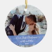 2 Photos Our First Christmas Mr Mrs Elegant Snow セラミックオーナメント (正面)