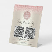 2 QRコードカスタムロゴピンクグリッターここに金ゴールド 台座サイン (正面)