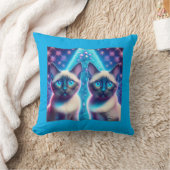 2 Siamese Kittens Posing In With Christmas Tree クッション (ブランケット)