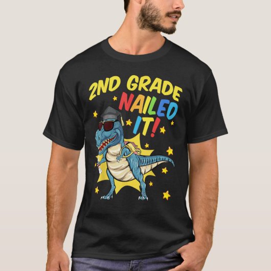 2nd Grade Graduation  Rex Dinosaur 2nd Grade Naile Tシャツ (正面)