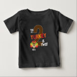 2nd thankgiving birthday party li'l turkey is 2 ベビーTシャツ<br><div class="desc">あなたの小さな七面鳥は彼か彼女の2回目の誕生日の準備ができているか。その後、この愛らしい"この李トルコは2つ"のTシャツはパーティーでヒットに間違いない！男の子や女の子にもパーソナライズ！このおもしろい誕生日2七面鳥ティーは、任意の年齢の感謝祭の誕生日に最適！</div>