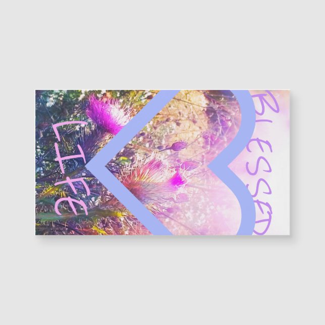 2NEWによって賛美される生命アザミのハートの磁石 (正面)