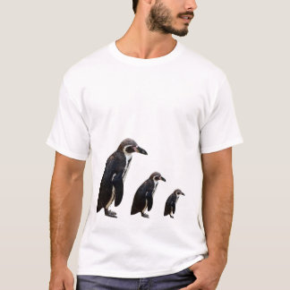 3かわいい白黒フンボルトのペンギンのTシャツ Tシャツ