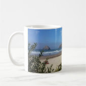 3つのアーチロック、オーシャンサイド、または コーヒーマグカップ (左)