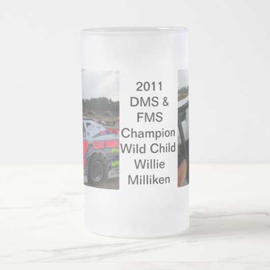 3つのセクションによって曇らされるマグ フロストグラスビールジョッキ (中央)