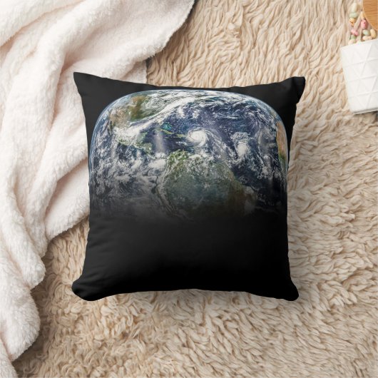 3つのハリケーンを持つ惑星の地球のモザイク画像 クッション (ブランケット)