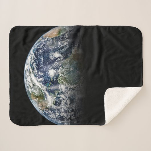 3つのハリケーンを持つ惑星の地球のモザイク画像 シェルパブランケット (正面(横))