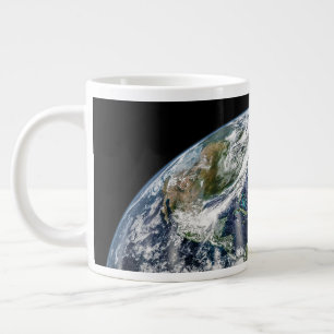 3つのハリケーンを持つ惑星の地球のモザイク画像 ジャンボコーヒーマグカップ