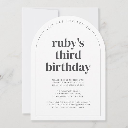 3つのハートアーチ写真3歳の誕生日 招待状 (裏面)