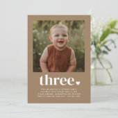 3つのハート写真3番目の誕生日 招待状 (スタンド正面)