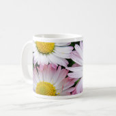 3つのピンクのデイジー コーヒーマグカップ (正面左)