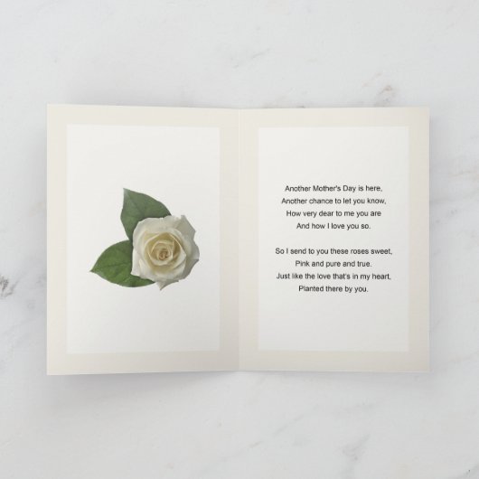 3つのピンクのバラを持つ母のデイカード カード (内部)