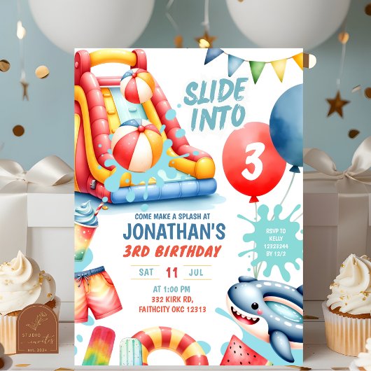 3つのプールの誕生日パーティーにスライド 招待状