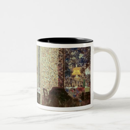 3つのランプが付いているインテリアか、サロン、1899年 ツートーンマグカップ (右)