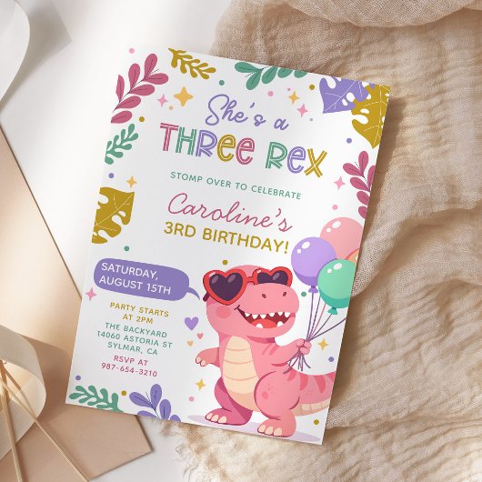 3つのレックス ピンクの恐竜の女の子の誕生日パーティー 招待状