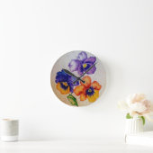3つのヴィンテージパンジーの花の色鉛筆 ラウンド壁時計 (ホーム)