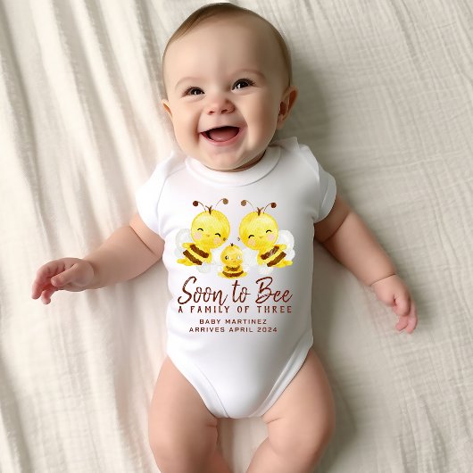 3つの妊娠の発表の家族にすぐに ベビーボディスーツ