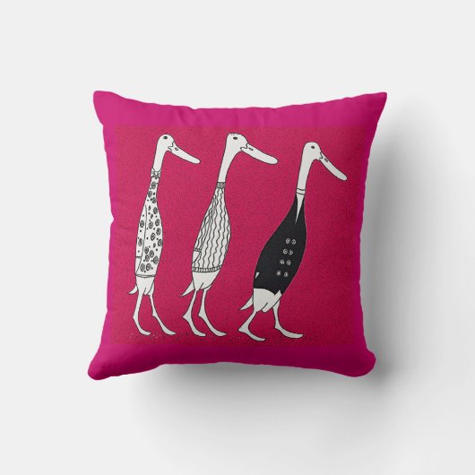 3つの服を着たアヒルの漫画のパン クッション (裏面)