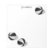 3つの白黒バスケットボール名前をカスタムする ノートパッド (正面)