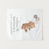 3つの茶色のバルーンを持つクマのウェルカムサイン タペストリー (正面(横))