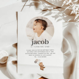 3つの茶色のバルーンを持つクマ – フォト誕生日 招待状