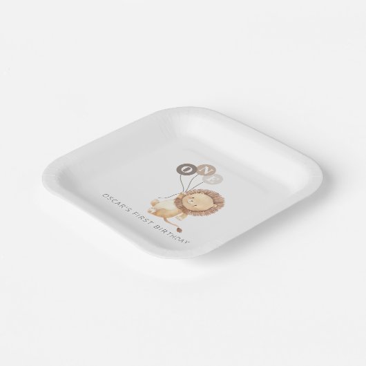 3つの茶色の風船を持つライオン ペーパープレート (傾斜あり)