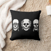 3つの賢いスカルは、悪を見ませんでしたり、聞きましたり、話します クッション (ブランケット)