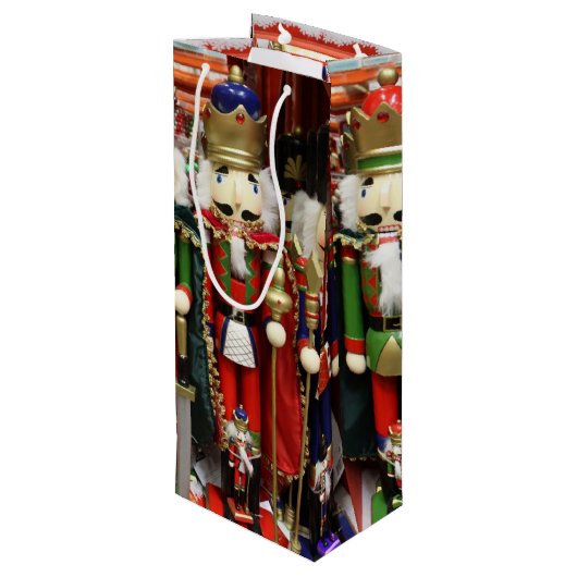 3つの賢明なクラッカー – くるみクラッカー兵士 ワインギフトバッグ (裏面アングル)