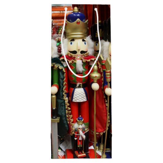 3つの賢明なクラッカー – くるみクラッカー兵士 ワインギフトバッグ (裏面)