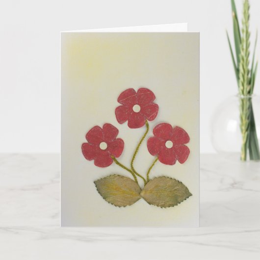 3つの赤い誕生日の花をパーソナライズ カード (正面)