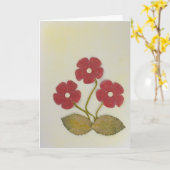 3つの赤い誕生日の花をパーソナライズ カード (黄色い花)