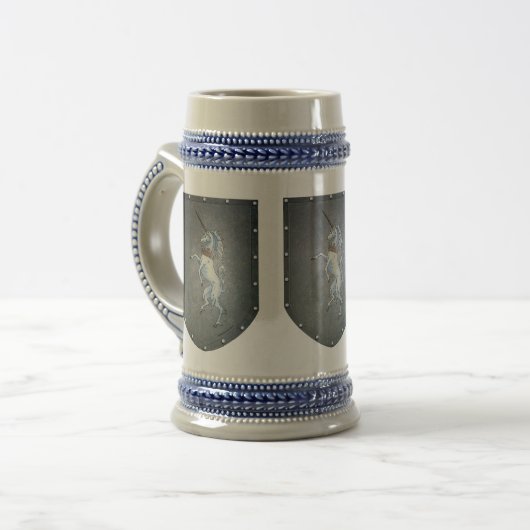 3つの金属の盾のユニコーン ビールジョッキ (正面左)