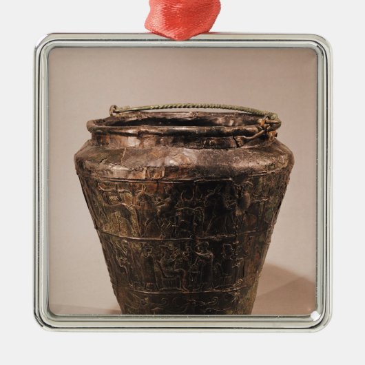 3つのrepousse装飾的なバンドとのSitula メタルオーナメント (正面)