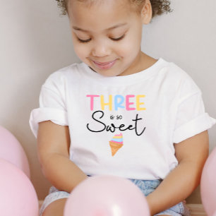 3つはとても甘いアイスクリームの夏の3番目の誕生日 トドラーTシャツ