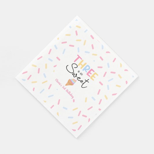 3つはとても甘いアイスクリームの3番目の誕生日パーティー スタンダードランチョンナプキン (角)