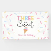 3つはとても甘いアイスクリームの3番目の誕生日パーティー 横断幕 (横)