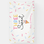 3つはとても甘いアイスクリームの3番目の誕生日パーティー 横断幕 (縦)