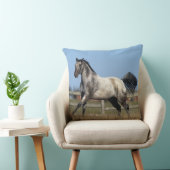 3つを走っているAppaloosaの馬 クッション (椅子)