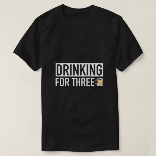 3のための飲み物 – マッチング妊娠の発表 Tシャツ (デザイン正面)