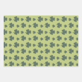 3のモダン緑のセットのアイリッシュクローバーライン ラッピングペーパーシート (正面)
