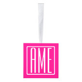 3イニシャルモノグラム |ホットピンクの白 キューブオーナメント (右)