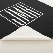 3イニシャルモノグラム |黒と白（または色） シェルパブランケット (3/4)