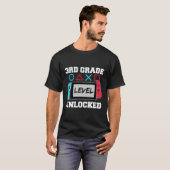 3グレードのロック解除されたビデオゲーム新学期 Tシャツ (正面フル)