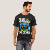 3グレードのロック解除された新学期ビデオGa Tシャツ (正面フル)